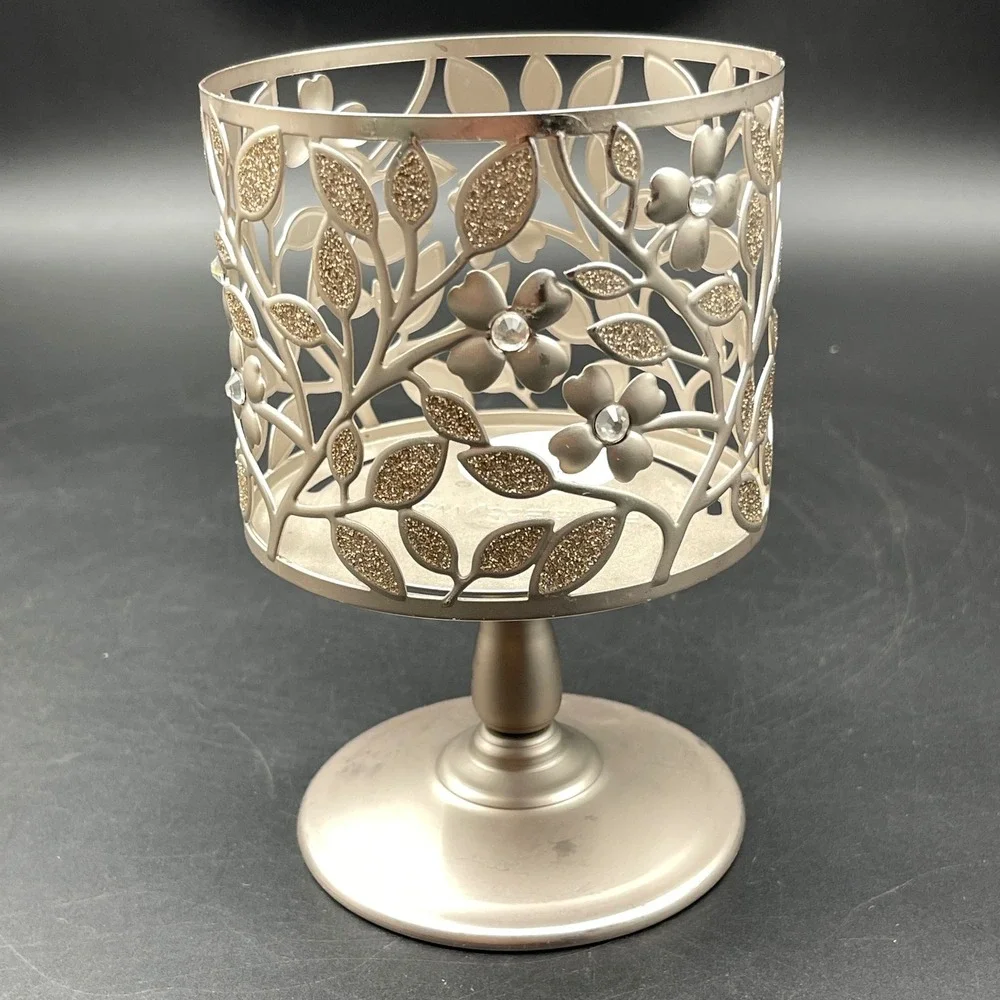 Bath & Body Works Dogwood Silver Floral Glitter Pedestal 3-Wick Candle Holder